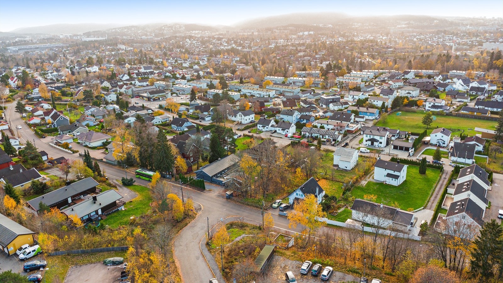 For friluftsentusiasten er det kort vei til flere tur- og løypealternativer som vil ta deg innover i Østmarka og Lillomarka Galleribilde