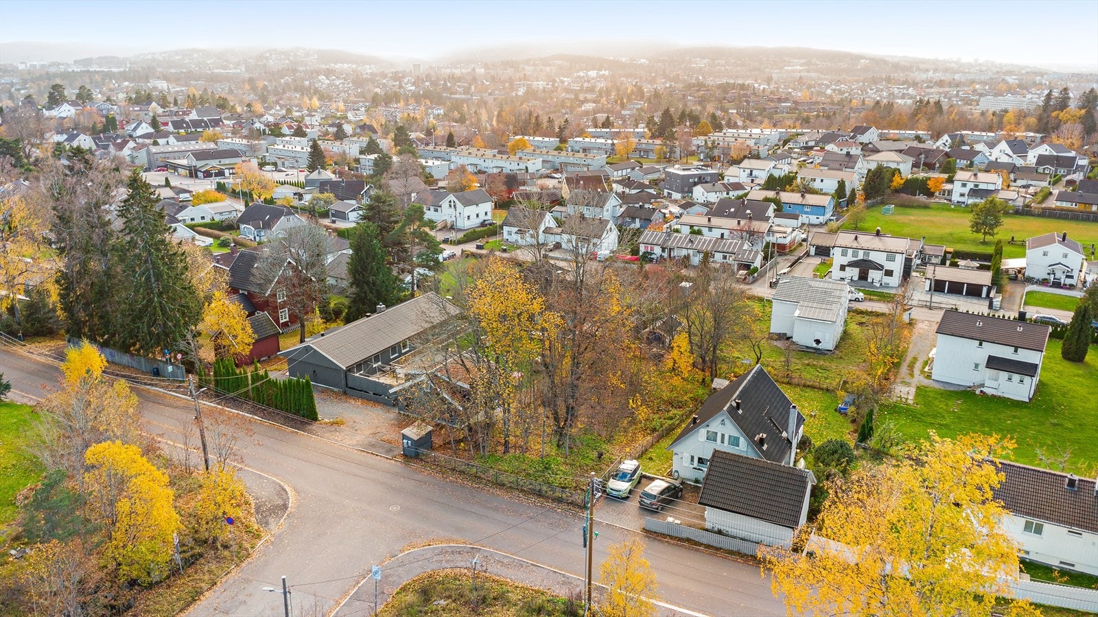 For den som er glad i fritidsaktiviteter byr området på mye spennende. Høybråten og Stovner IL har et meget godt idrettstilbud innenfor fotball, håndball, langrenn basketball, alpint, innebandy, orientering og turn Galleribilde