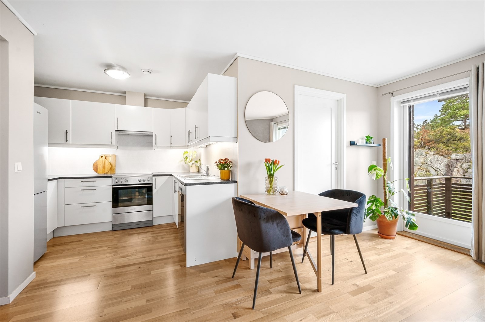 Pent og lyst kjøkken Galleribilde