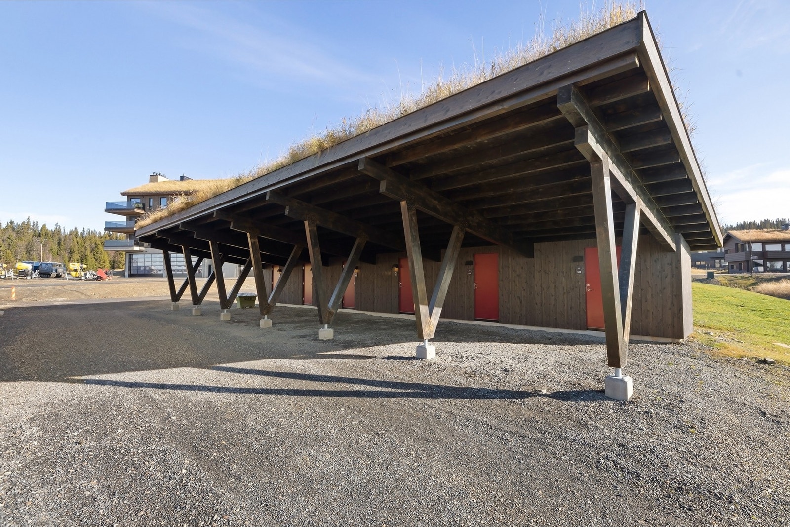 Alle leilighetene har carporter og utvendige sportsboder Galleribilde