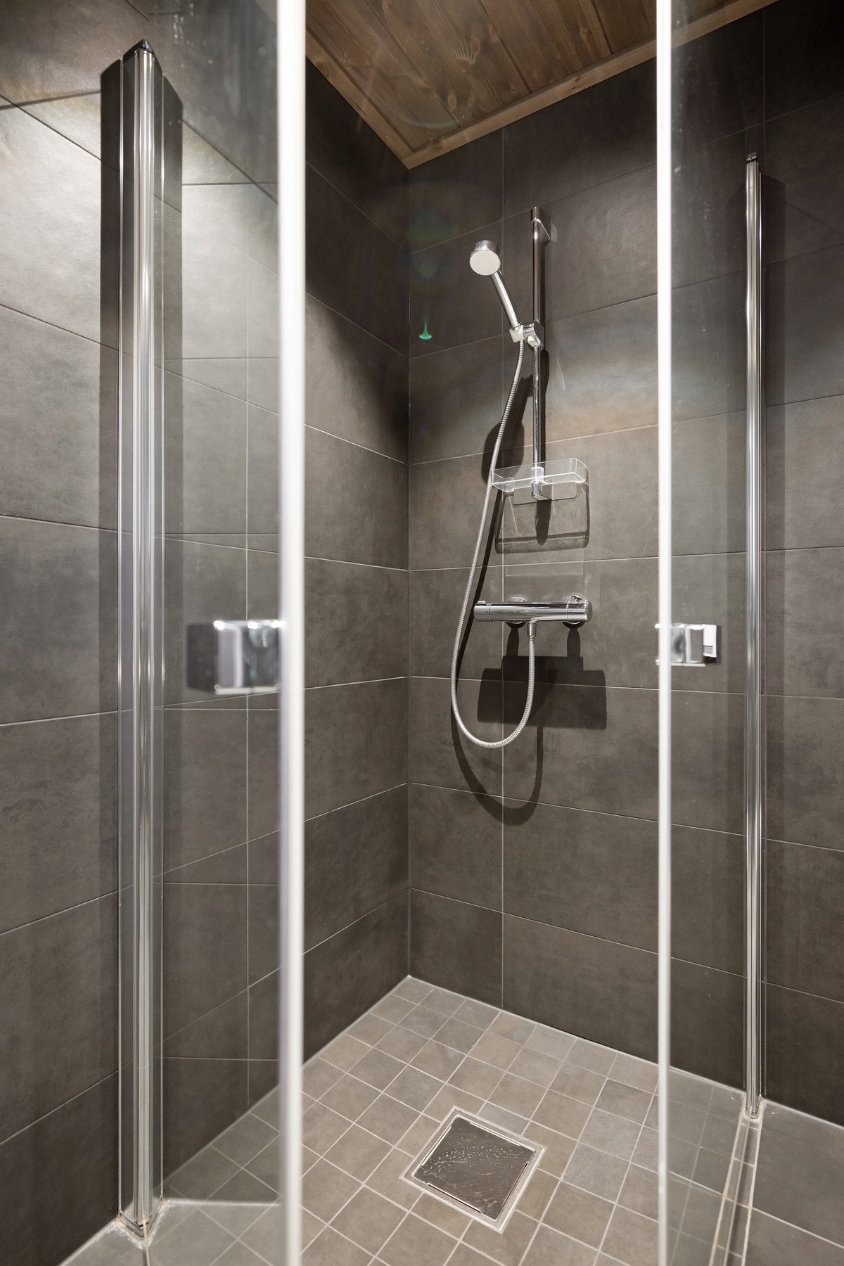 Et dusjhjøre med god plass. Galleribilde