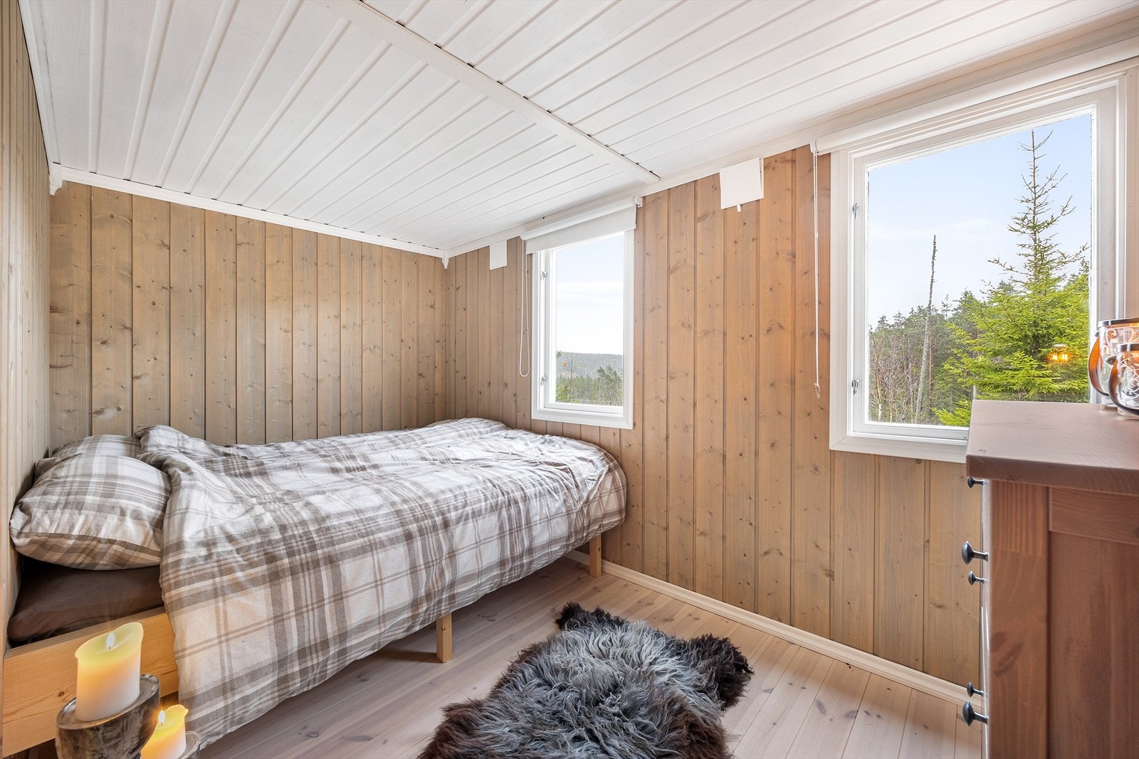 Rommene har lik stil som resten av hytta. Galleribilde