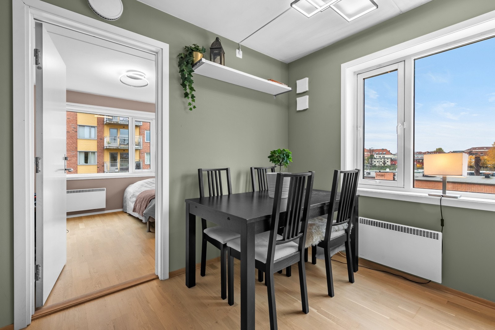 Her er det også plass til en hyggelig spisegruppe. Galleribilde