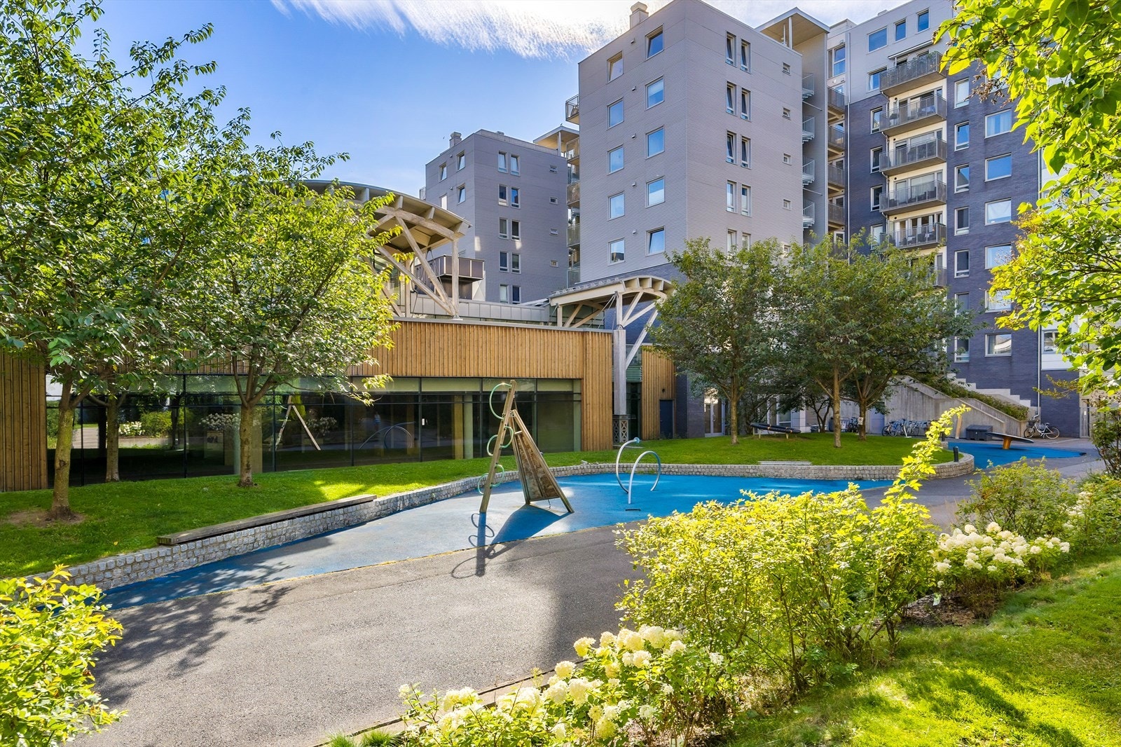 Inne på området finnes lekeplasser for de minste. Galleribilde