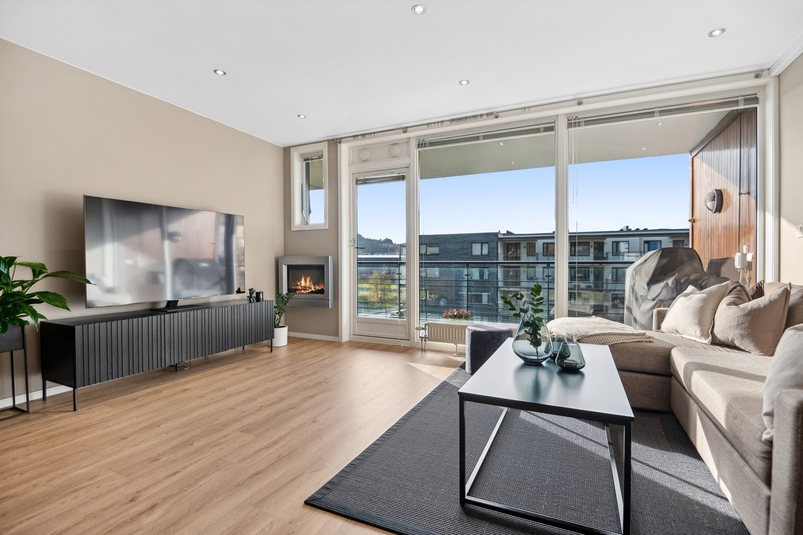 En flott leilighet med god standard i 5.etg i etablert sameie på Jåttåvågen Galleribilde