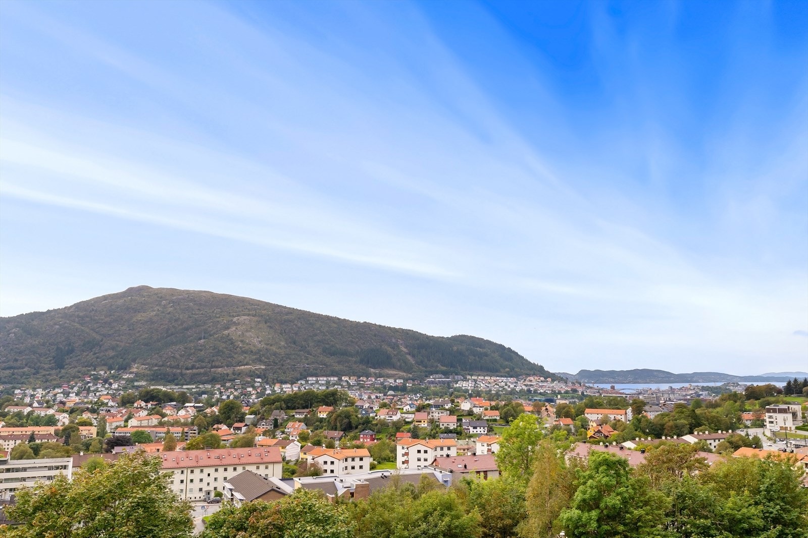 Her er det ingenting å utsette på utsikten utover Landås, videre mot Løvstakken og inn mot sentrum. Galleribilde