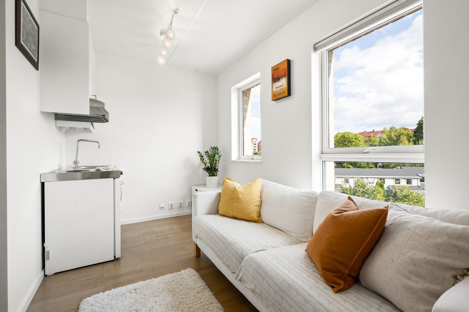 Hybeldelen har egen inngang fra felles yttergang samt egen dørcalling og postkasse Galleribilde