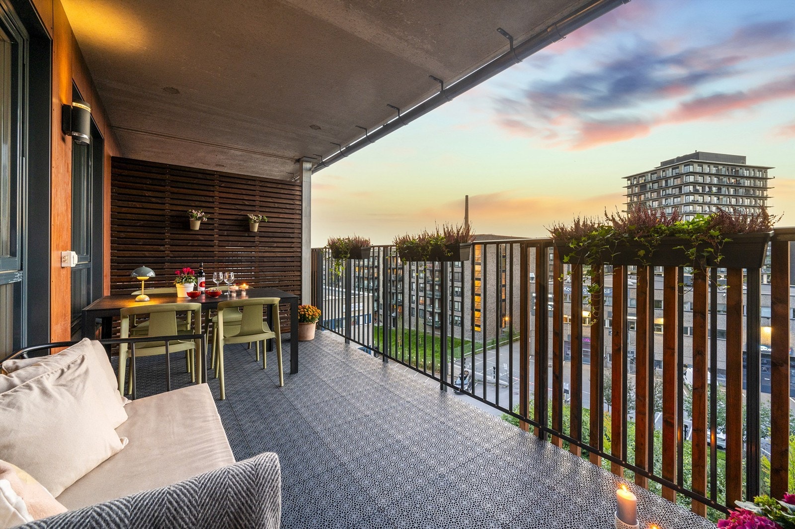 Velkommen til Gladengveien 22 - presentert av Emir Resulbegovic i Krogsveen Galleribilde