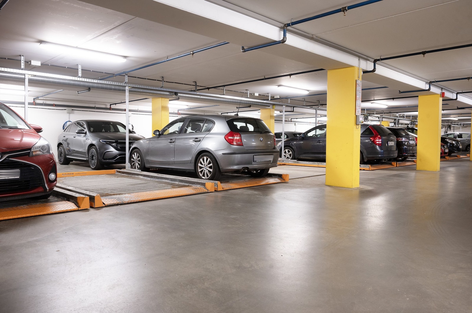 Garasjeplass på flåte med mulighet for etablering av el-bil lader medfølger boligen Galleribilde