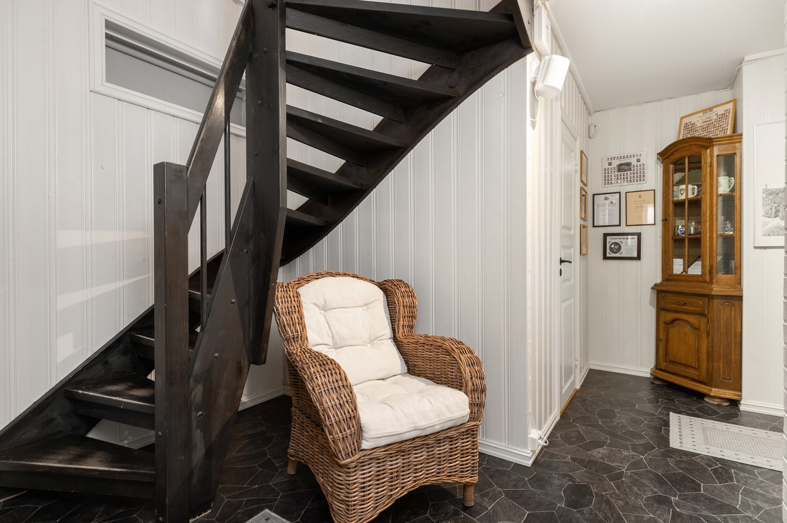 Gang i underetasjen. Galleribilde