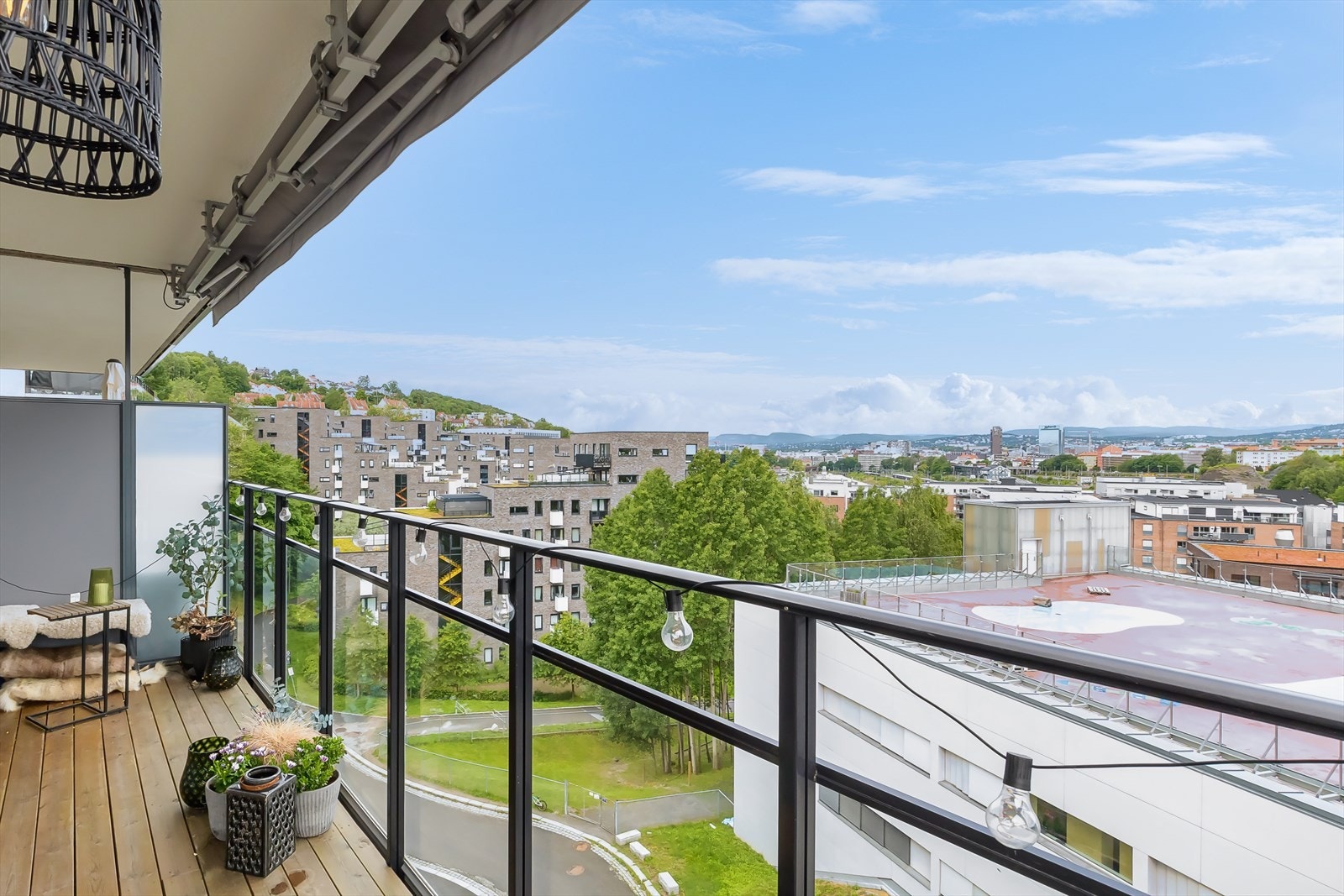 Fra stuen har du utgang til en flott og stor balkong på 12 m². Galleribilde