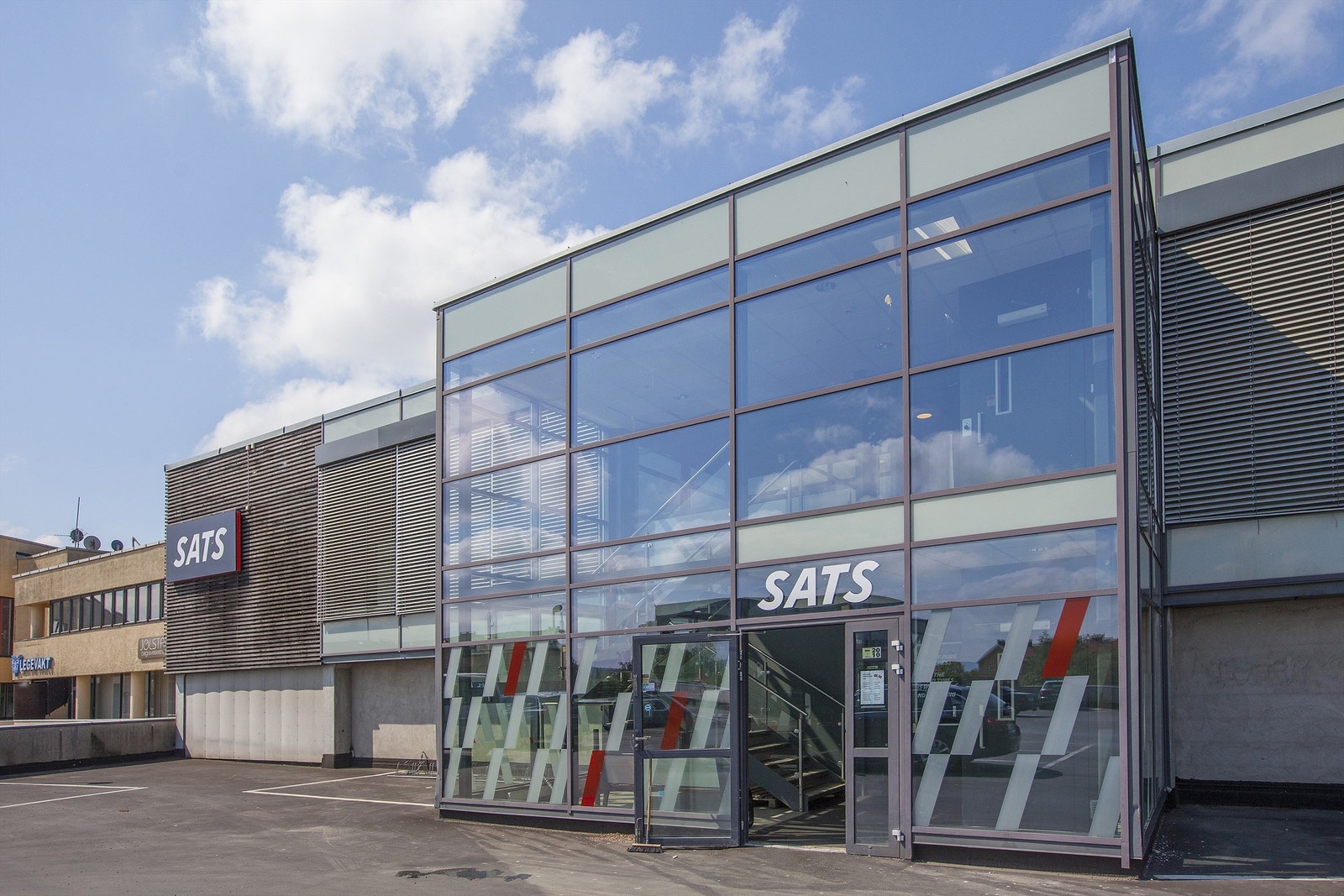 Nærhet til flere treningssenter, samt tur- og rekreasjonsområder. Galleribilde