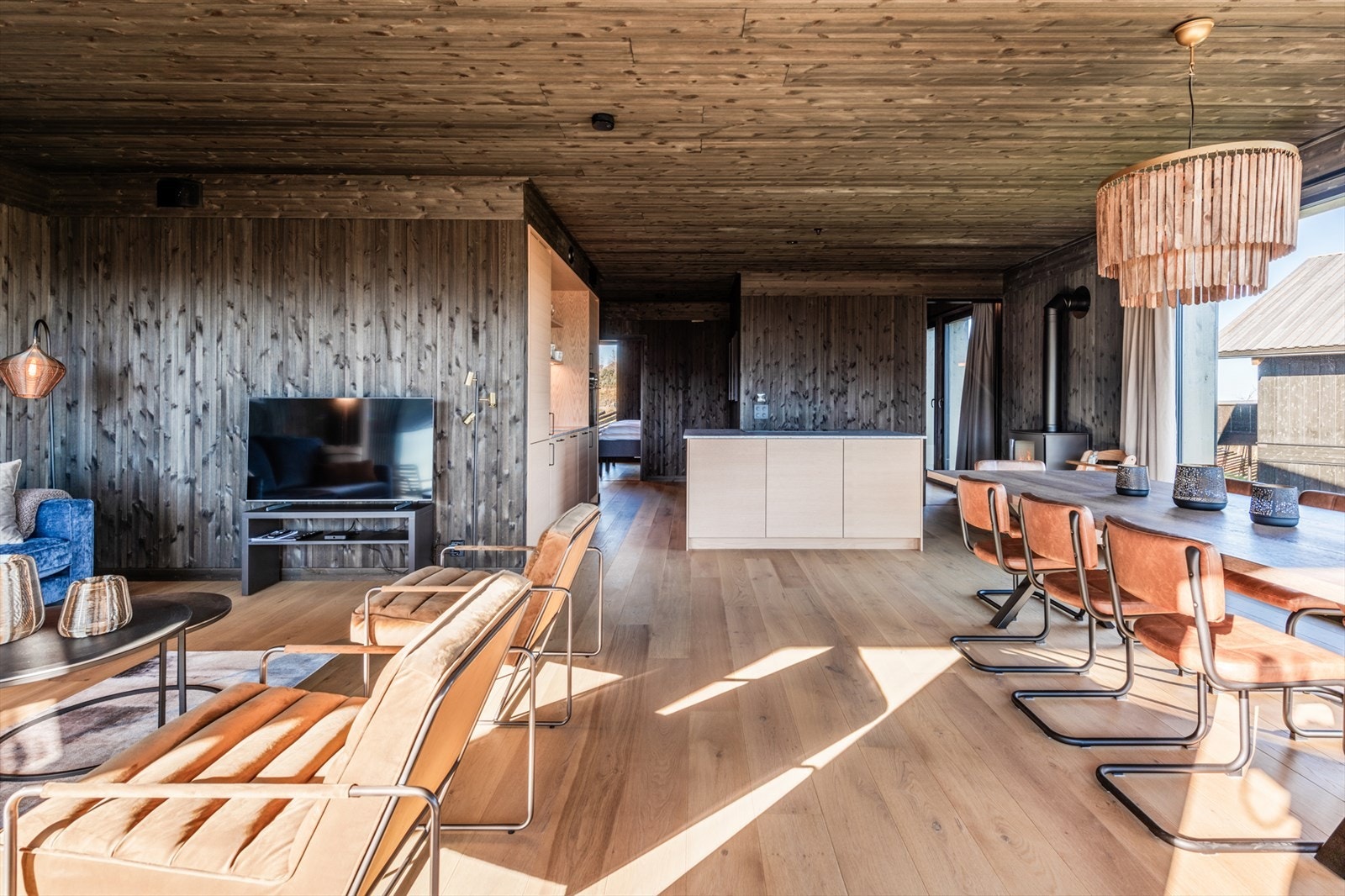 Et av prosjektets største oppholdsrom på over 50 kvm. Bilde fra tilsvarende leilighet. Foto: Terje Bjørnsen, Geilo Galleribilde