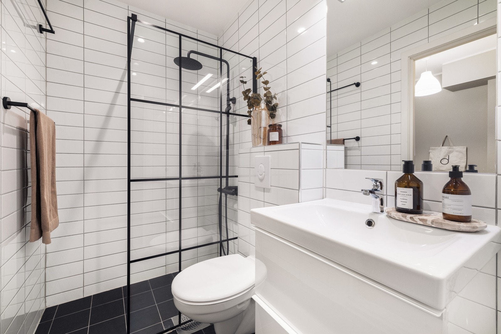 Det andre badet er i likhet med vaskerommet oppgradert i 2018 Galleribilde