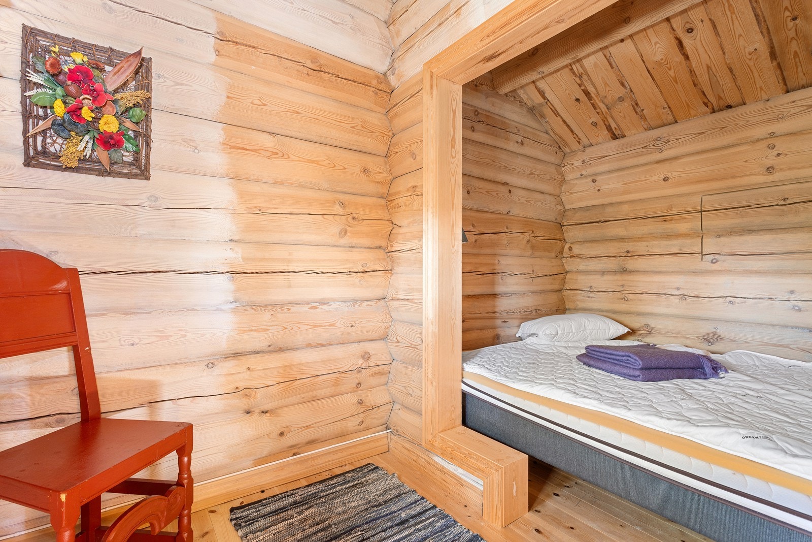 Totalt finner man 10 sengeplasser fordelt på hytte og anneks. Galleribilde