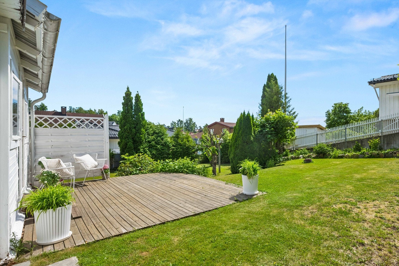 Hagen er av god størrelse og har plass til alt hva barnefamilien ønsker Galleribilde