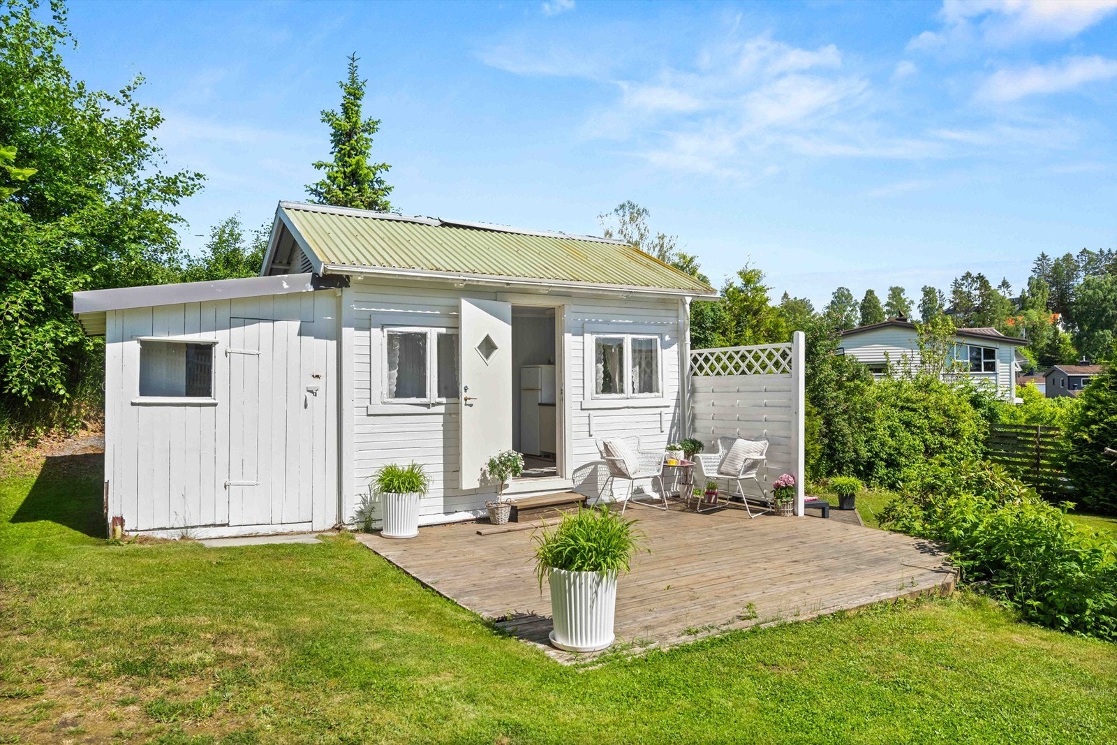 Det er bod i tilknytning til uthuset Galleribilde