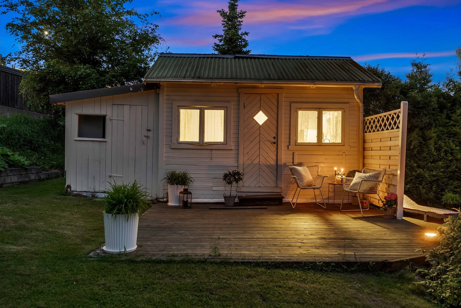 Kveldsstemning ved uthuset Galleribilde