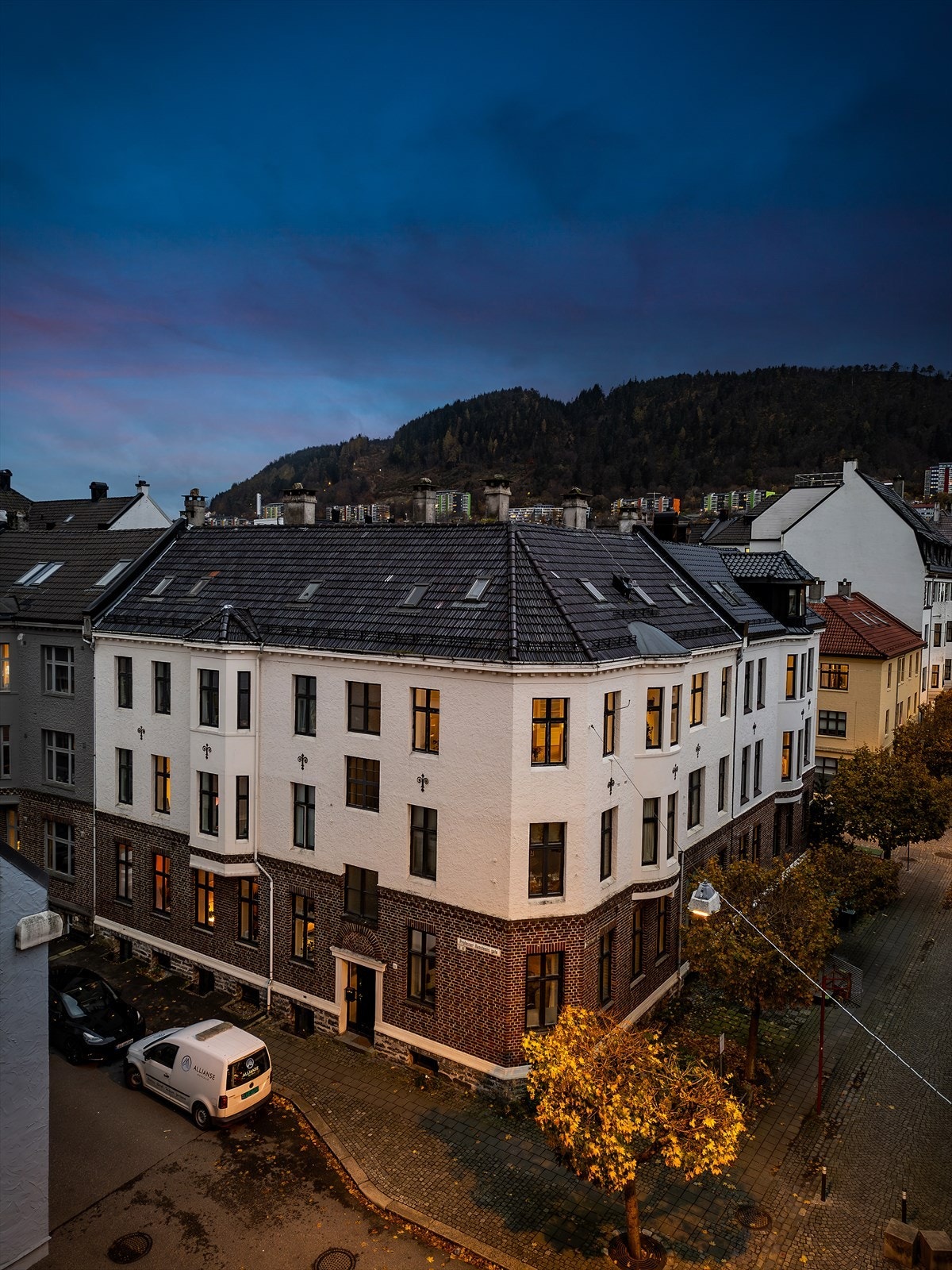 - Møhlenpris er et av Bergens mest ettertraktede nabolag og kjent for sitt pulserende liv - Galleribilde