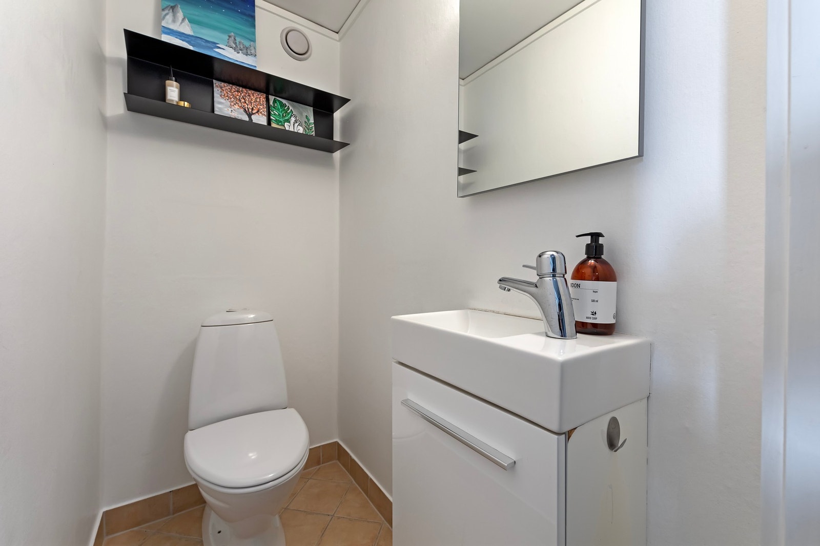 Separat WC m/servant. Galleribilde