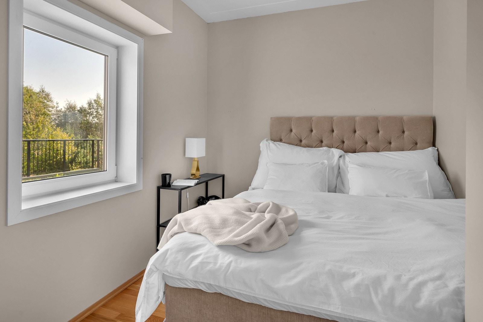 Romslig soverom Galleribilde