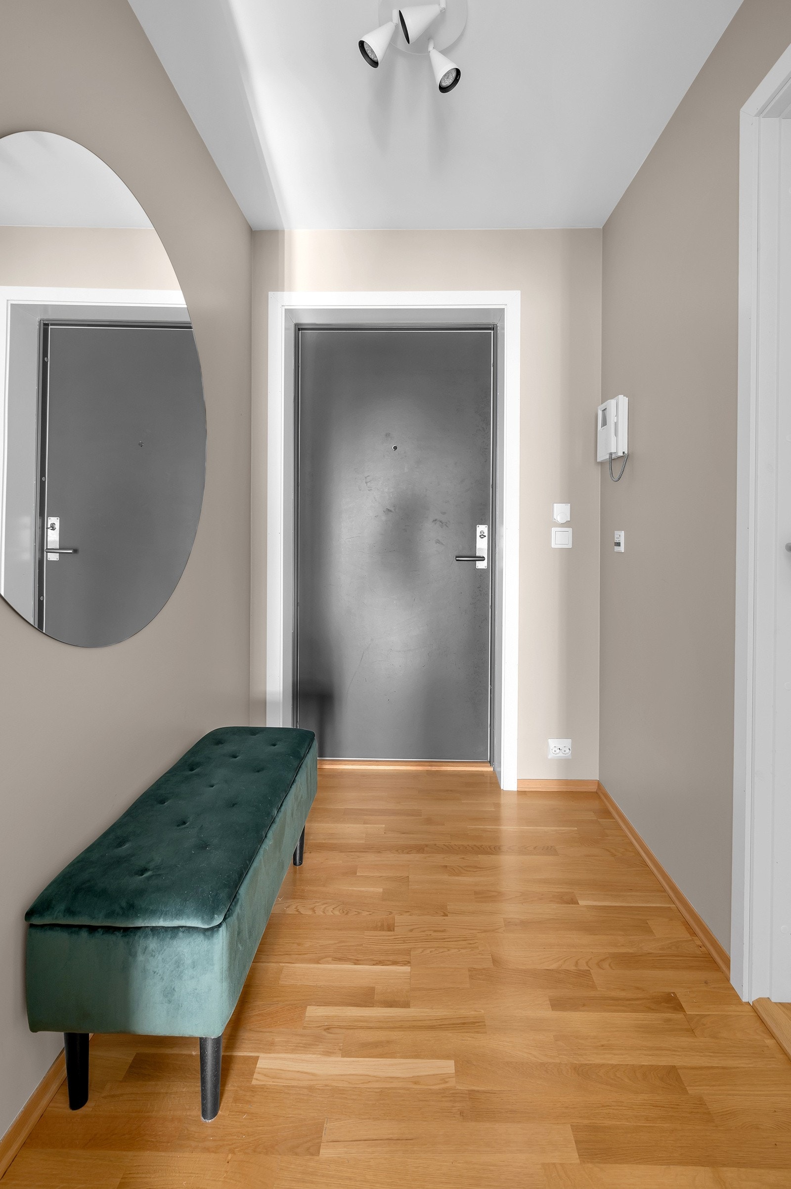 Det skal straks installeres nytt callinganlegg i leiligheten Galleribilde