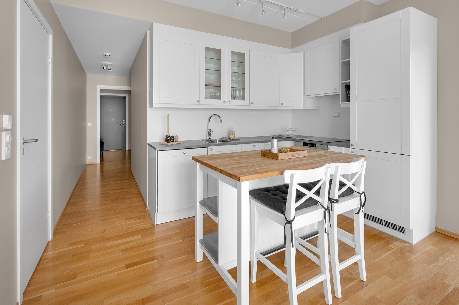 Kjøkkenøy følger med på kjøpet Galleribilde