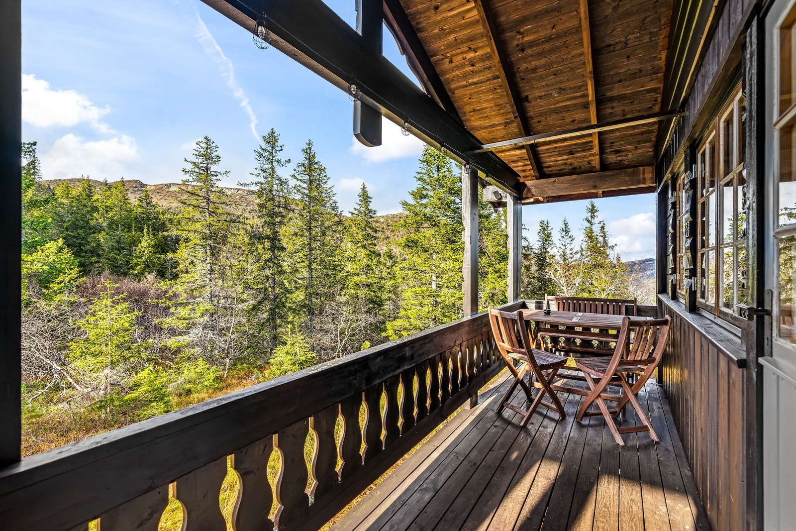 Det er kort veg til turløyper både vinter og sommer. Galleribilde