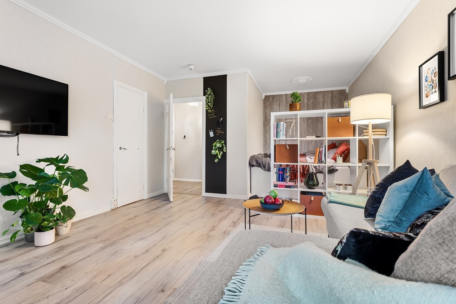 Inn til badet er det en praktisk walk-in Galleribilde