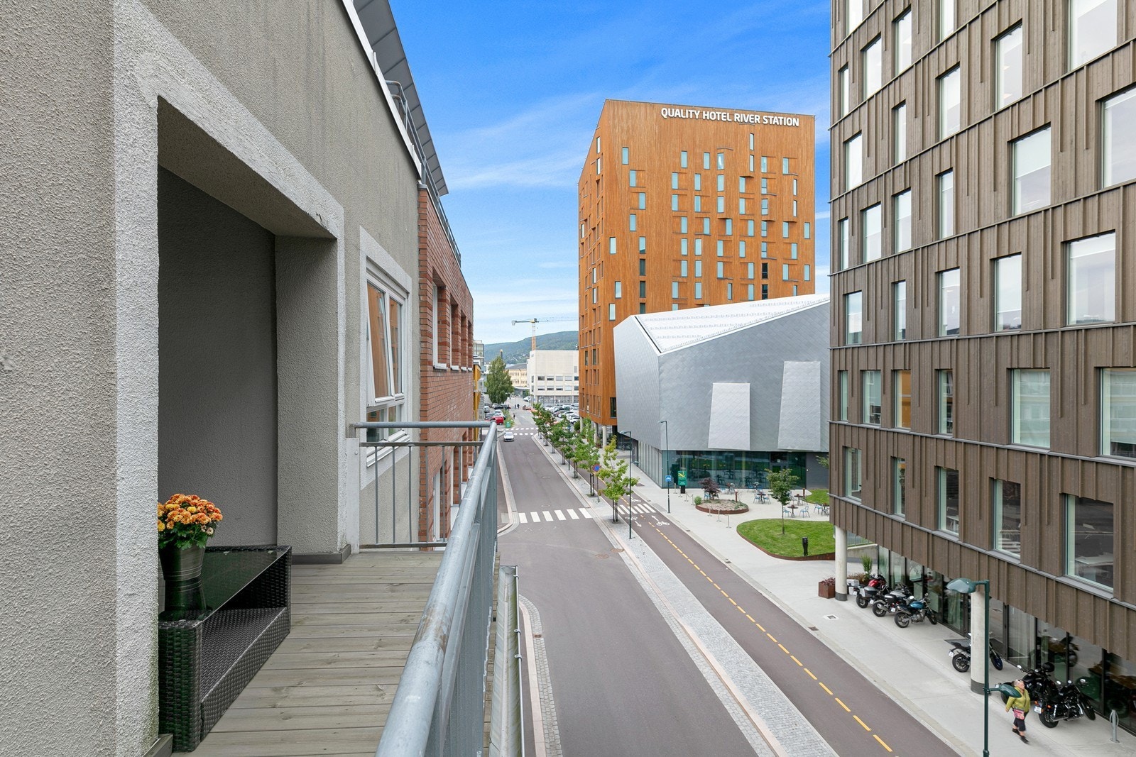 Doktor Hansteins gate er betydelig oppgradert de senere år, med moderne bygningsmasse og -arkitektur Galleribilde