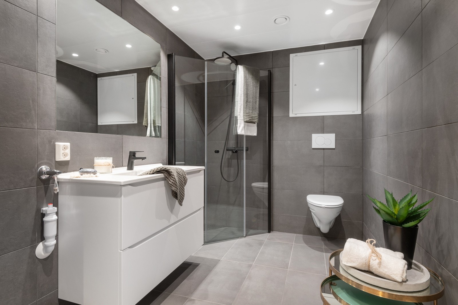 Bad med adkomst fra gang. Galleribilde