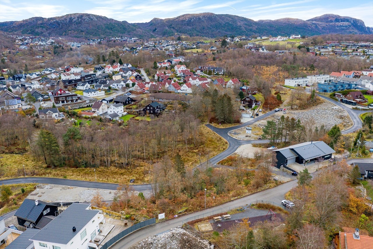 Flott tomt på 668 m² m/attraktiv og barnevennlig beliggenhet. Galleribilde
