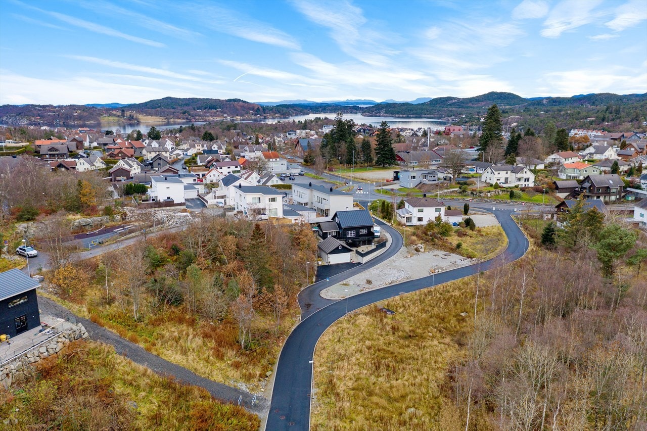 Flott tomt på 668 m² m/attraktiv og barnevennlig beliggenhet. Galleribilde