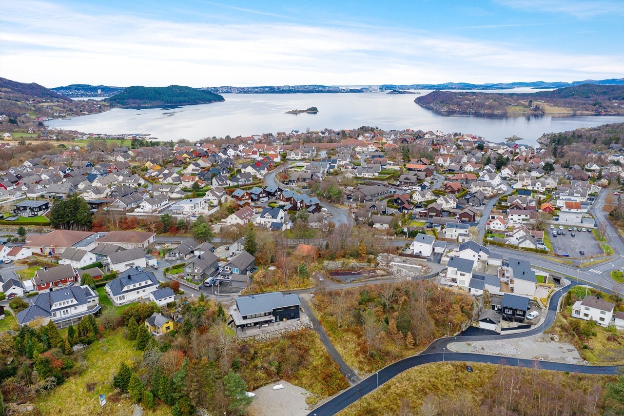 Flott tomt på 668 m² m/attraktiv og barnevennlig beliggenhet. Galleribilde