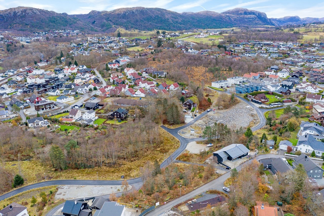 Flott tomt på 668 m² m/attraktiv og barnevennlig beliggenhet. Galleribilde
