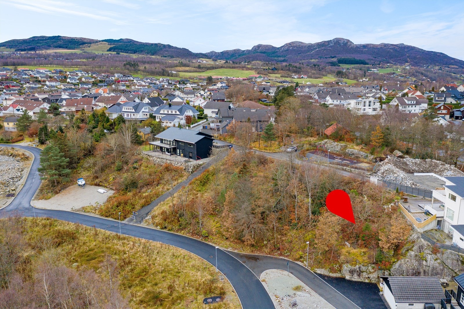 Flott tomt på 668 m² m/attraktiv og barnevennlig beliggenhet. Galleribilde