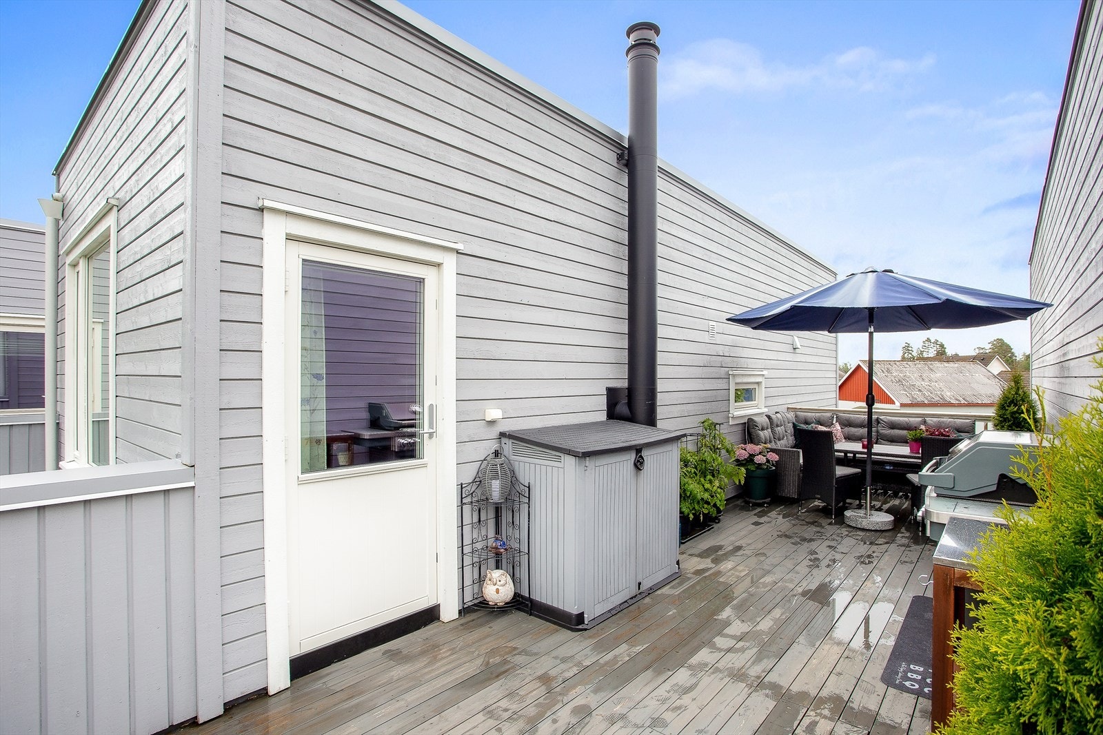 Takterrassen er på ca 29 kvm, og her har du god plass til utemøblement. Galleribilde