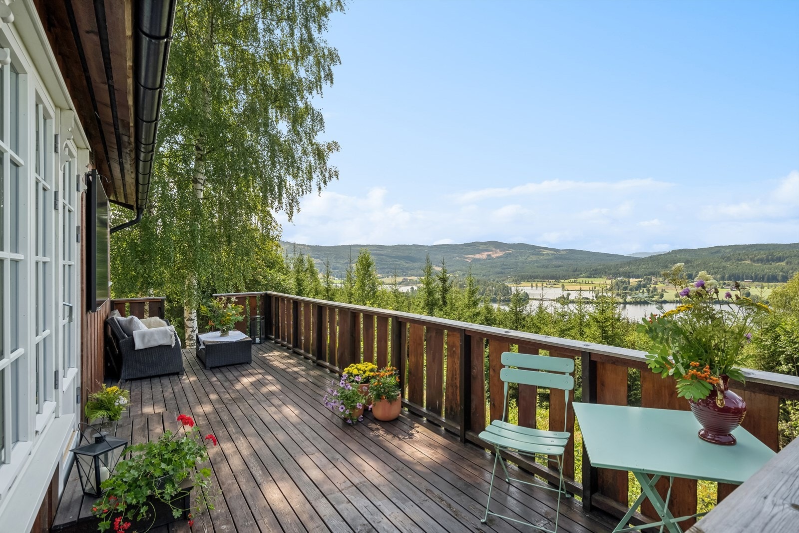 En upåklagelig utsikt over vakre Krøderfjorden! Galleribilde