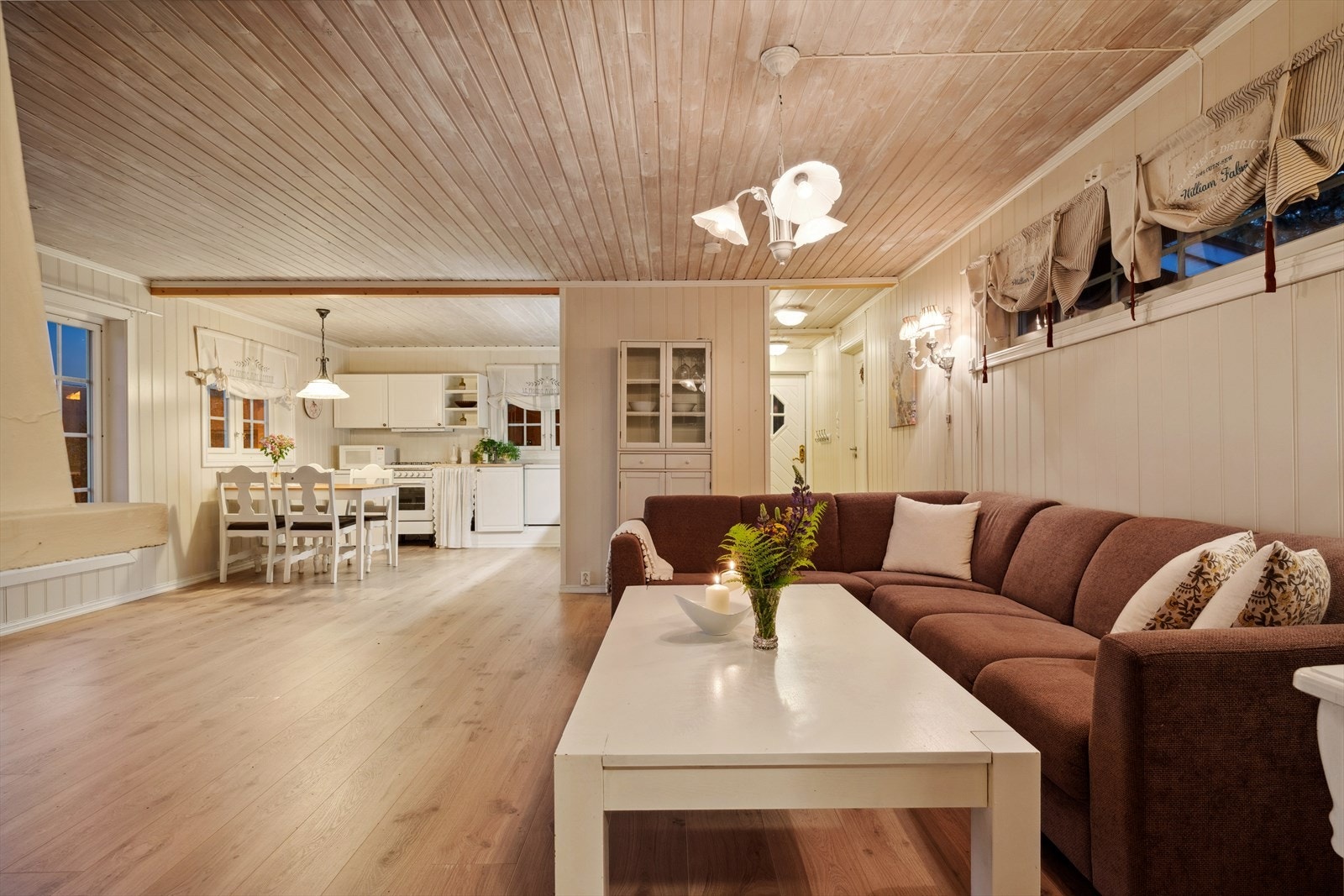 Et flott samlingspunkt til både middag og spill for familie og venner. Galleribilde