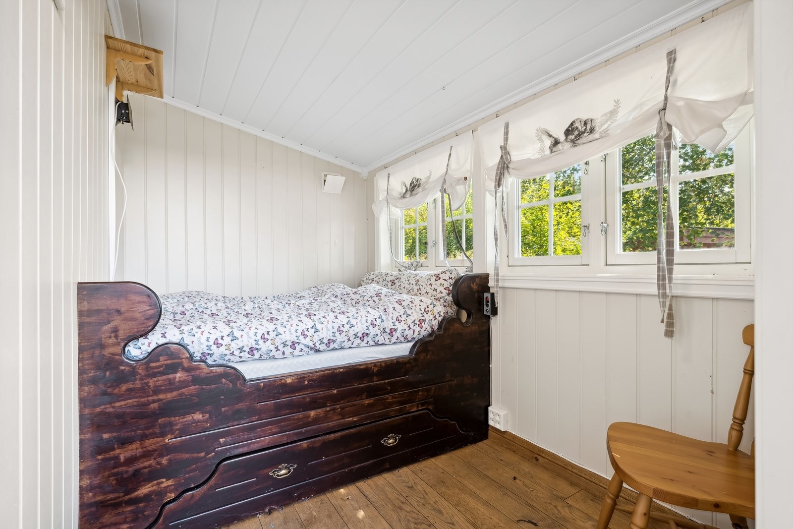 Tilbygg mot sørøst er benyttet som soveplass. Galleribilde