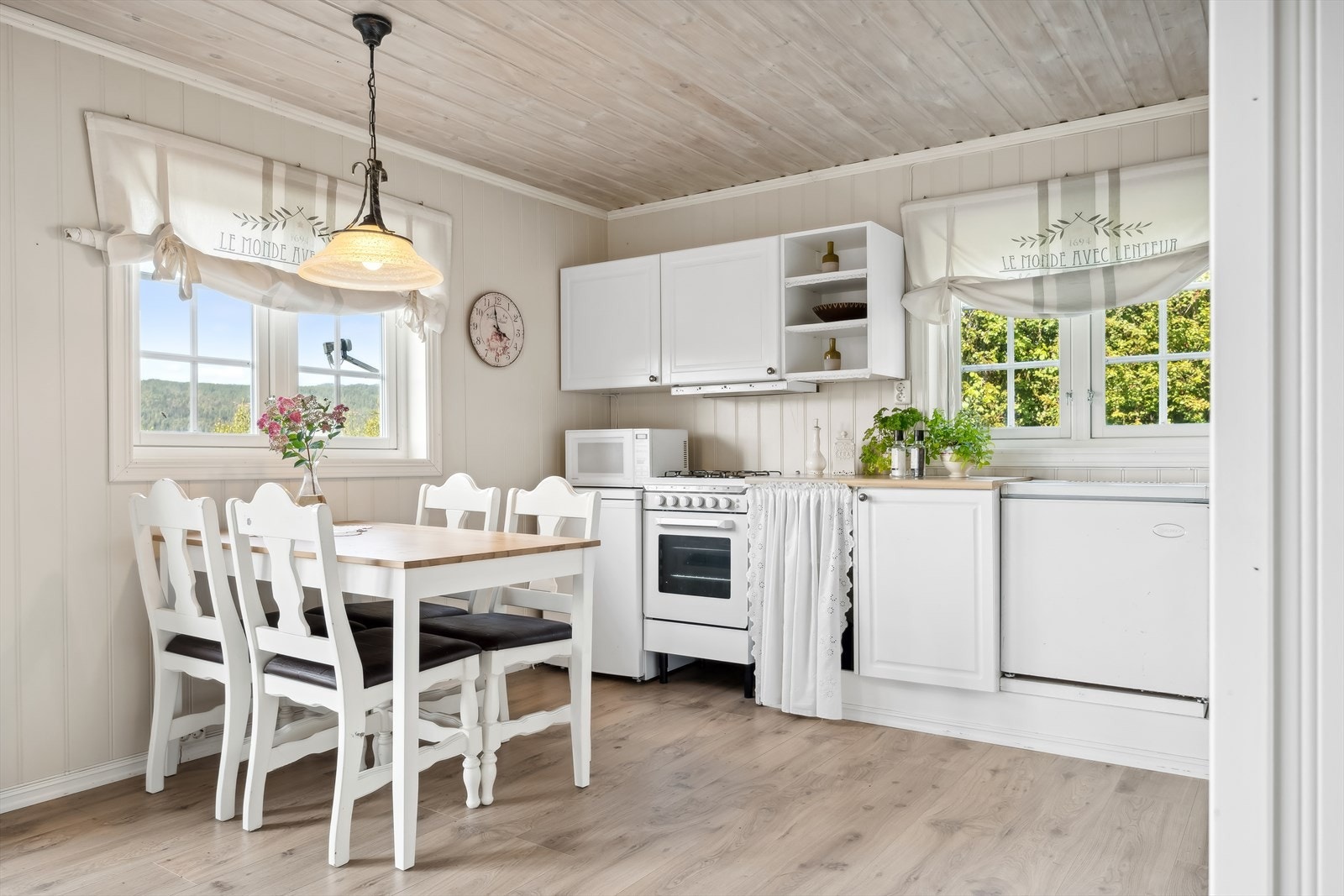 Hytta holder en lun standard og har flere ettertraktede kvaliteter. Galleribilde