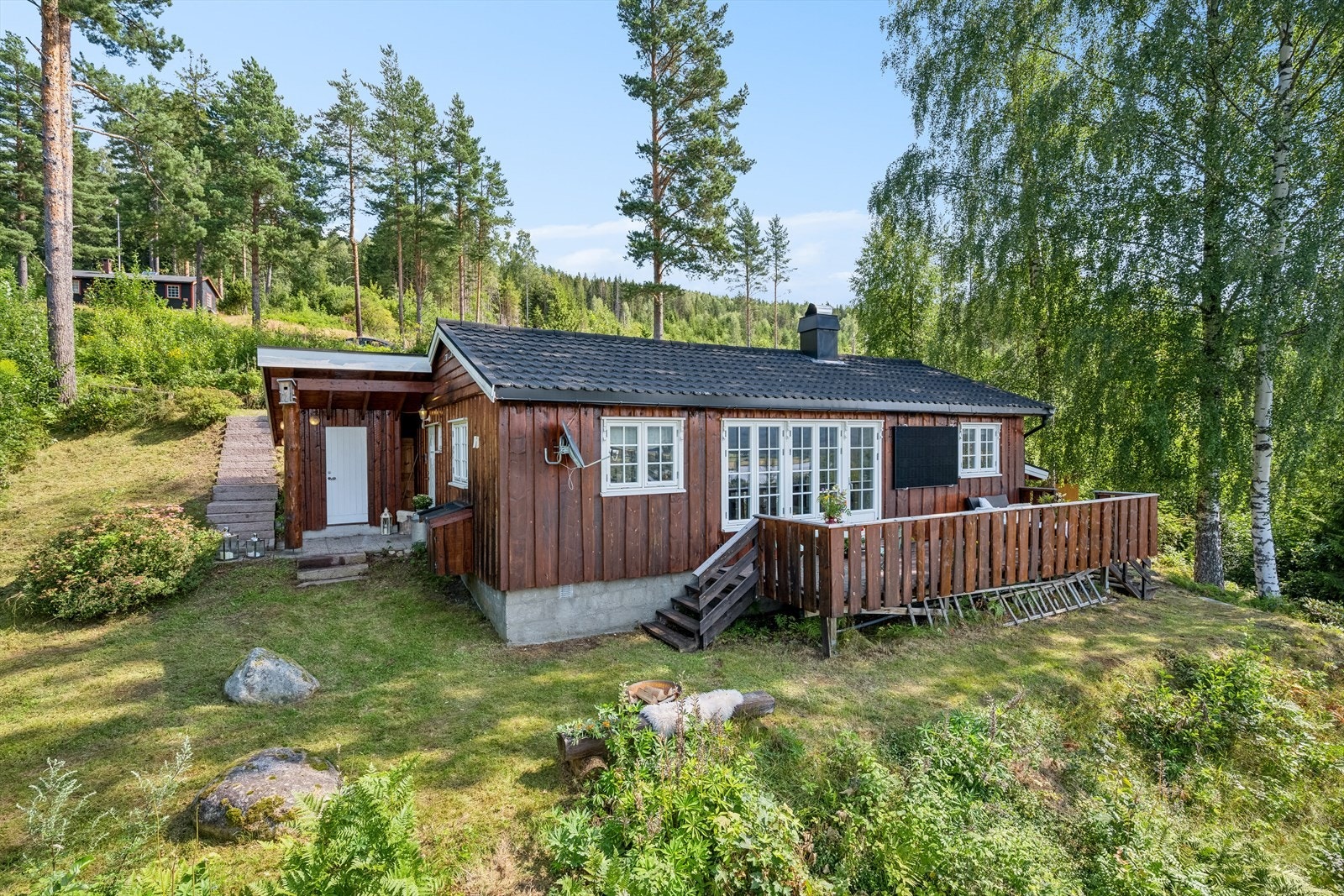 Usjenert beliggenhet og flotte omgivelser. Galleribilde