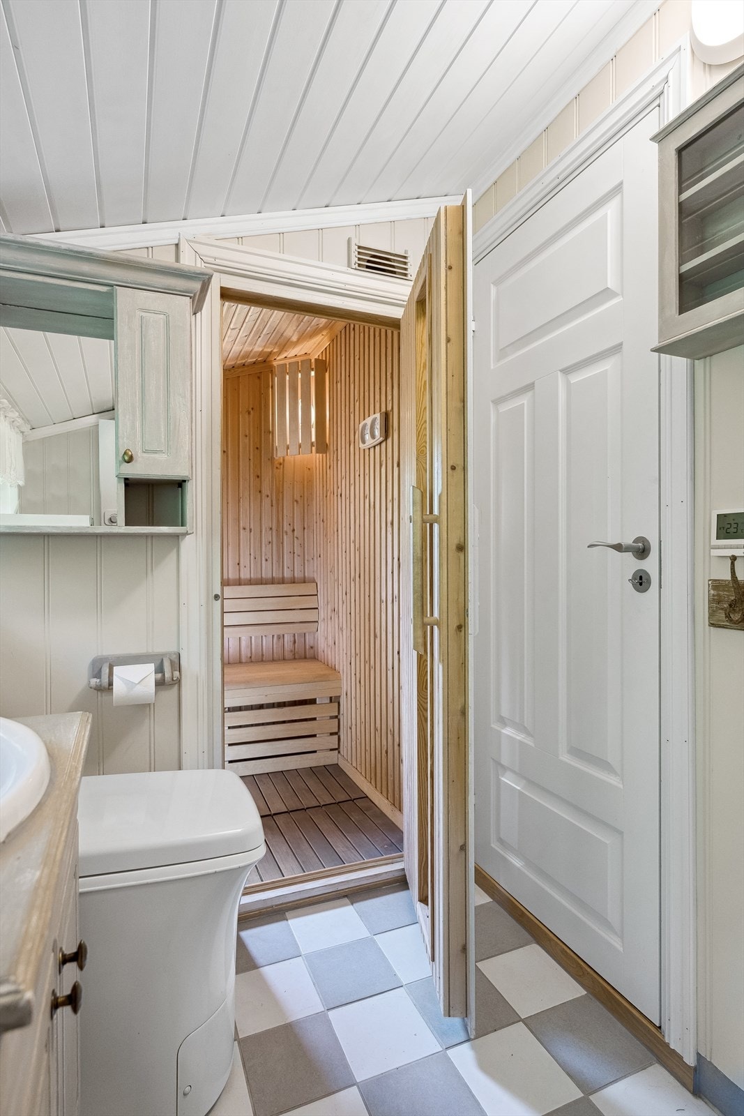 Senk skuldrene og slapp av i den vedfyrte badstuen. Galleribilde