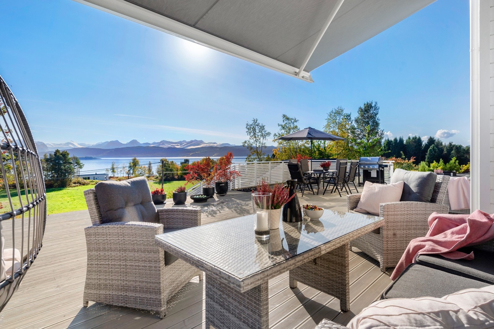 Boligen er utstyrt med flott markise. Galleribilde