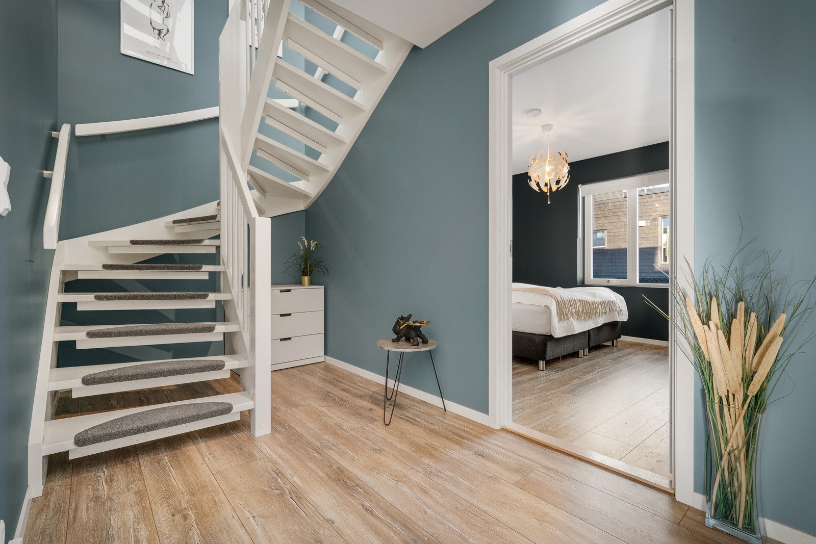 Over gangen finner vi hovedsoverommet Galleribilde