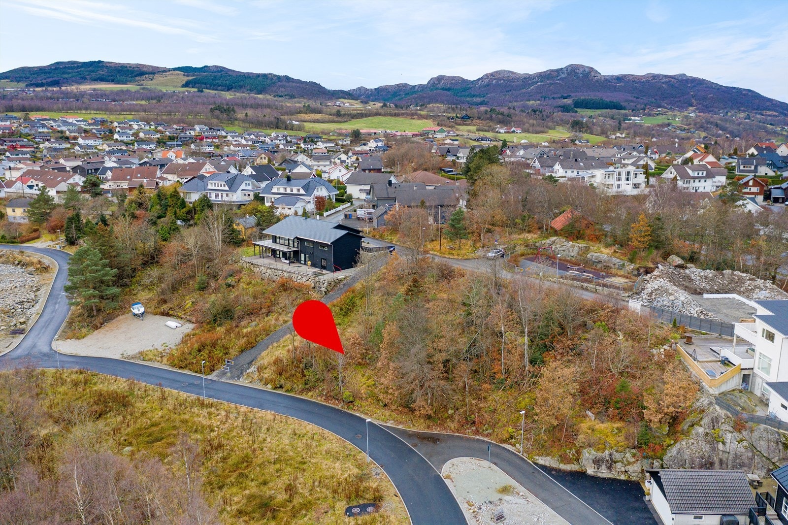 Flott tomt på 656 m² m/attraktiv og barnevennlig beliggenhet. Galleribilde