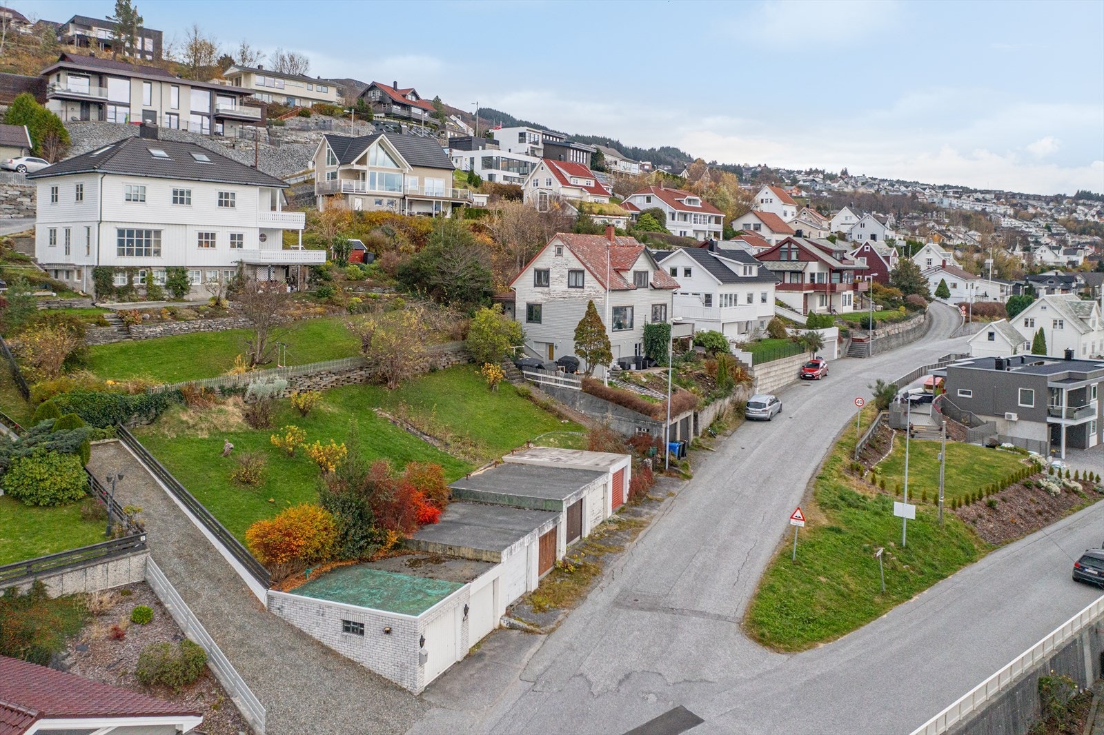 Tomten er per i dag ikke fradelt, men vil få et areal på ca. 480 m² etter fradeling Galleribilde