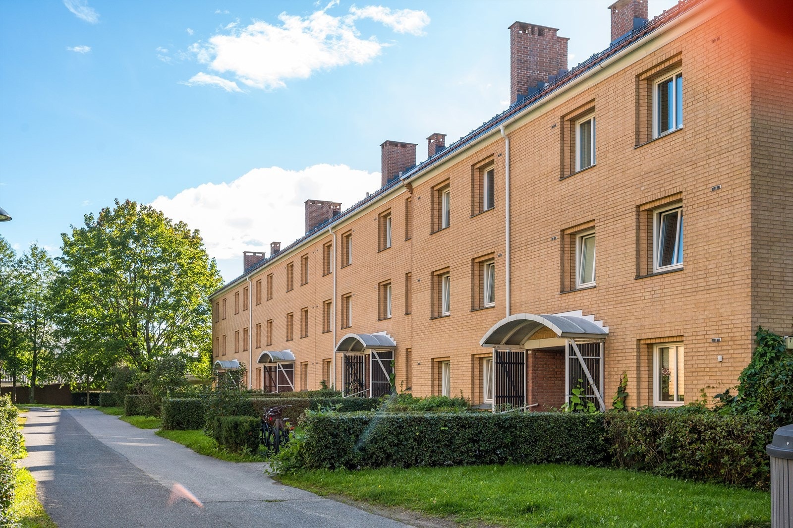 St. Jørgens vei er en etterspurt gate og beliggenhet pga. av sin gode kombinasjon av at det er "grønt", samtidig som det er sentralt Galleribilde