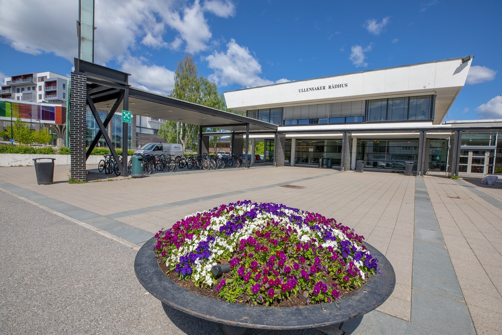 Ullensaker Rådhus! Galleribilde
