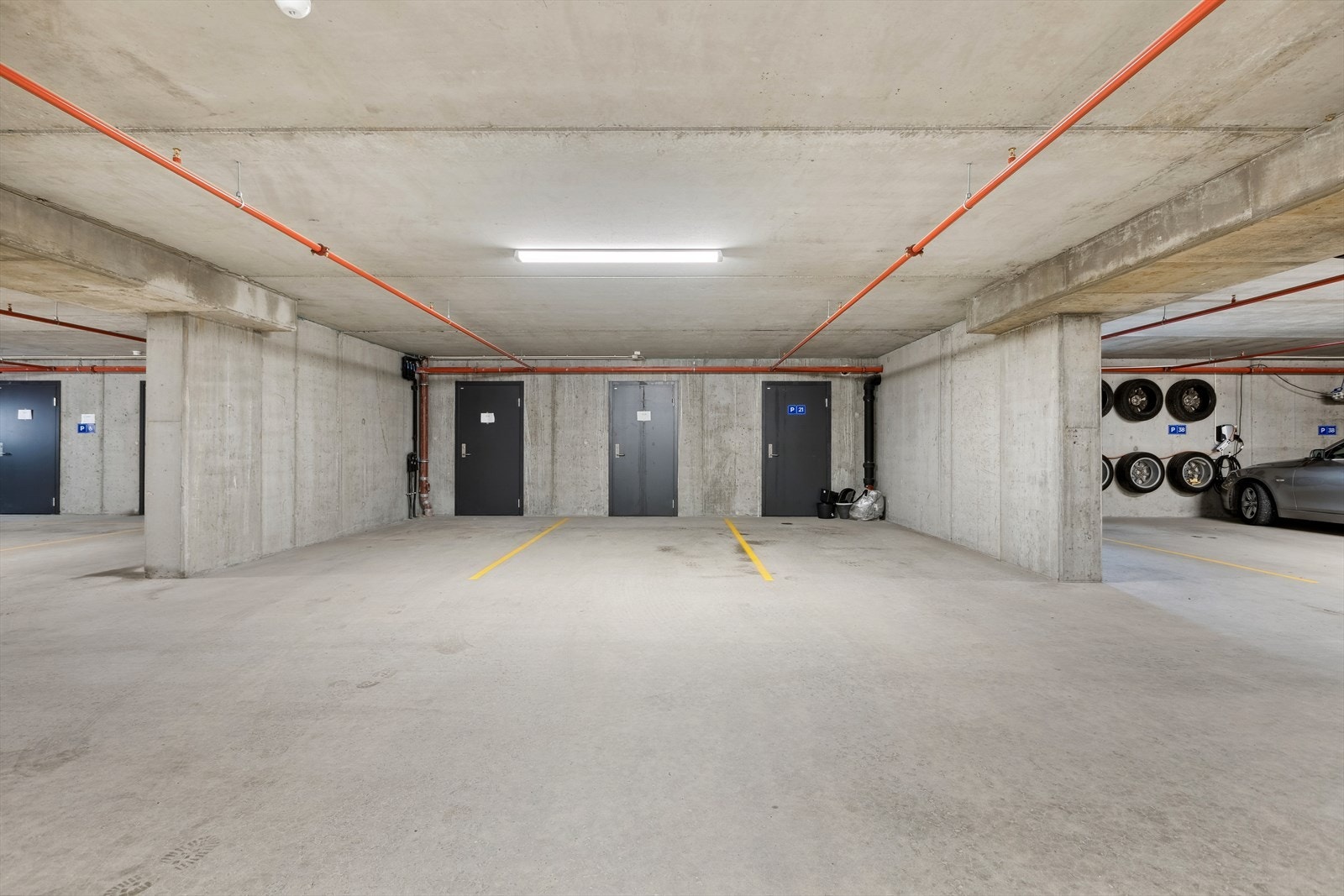 Det medfølger en kjellerbod. Galleribilde
